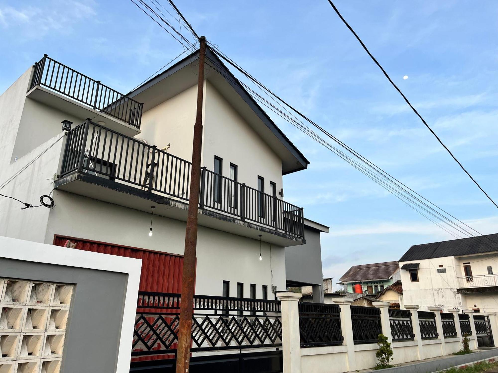 Villa Cassandra Cigombong Luaran gambar